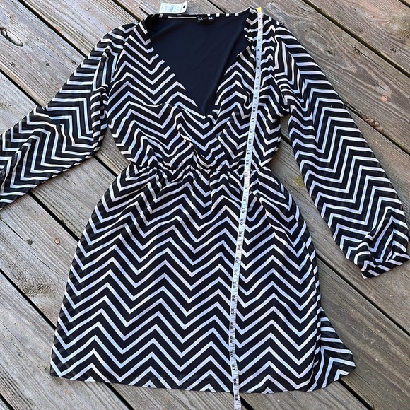 NWT Express contemporary dress XS-S - Picture 10 of 10